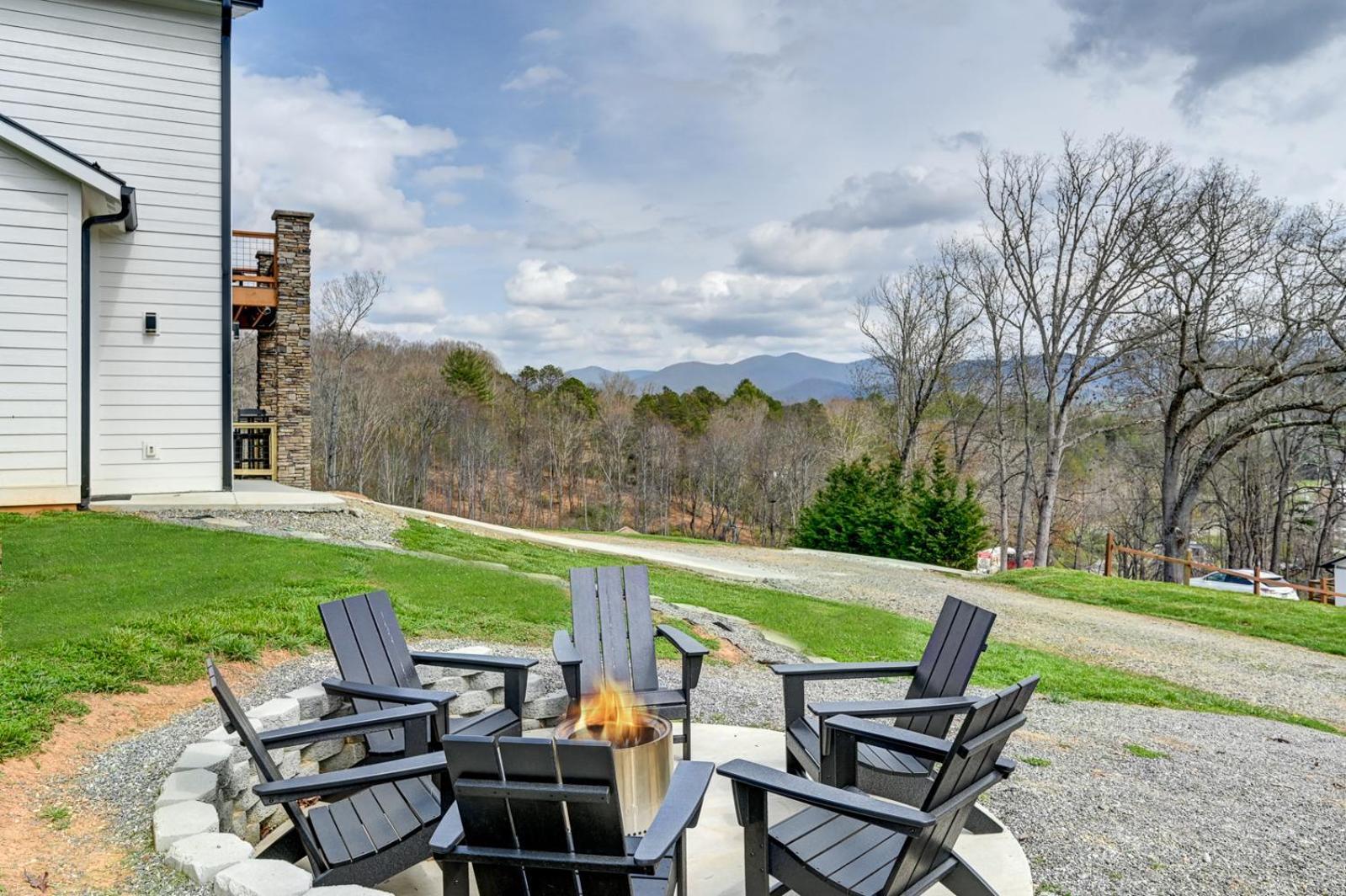 Villa Mon Trèsor, Modern Mountain Views with deck Weaverville Esterno foto
